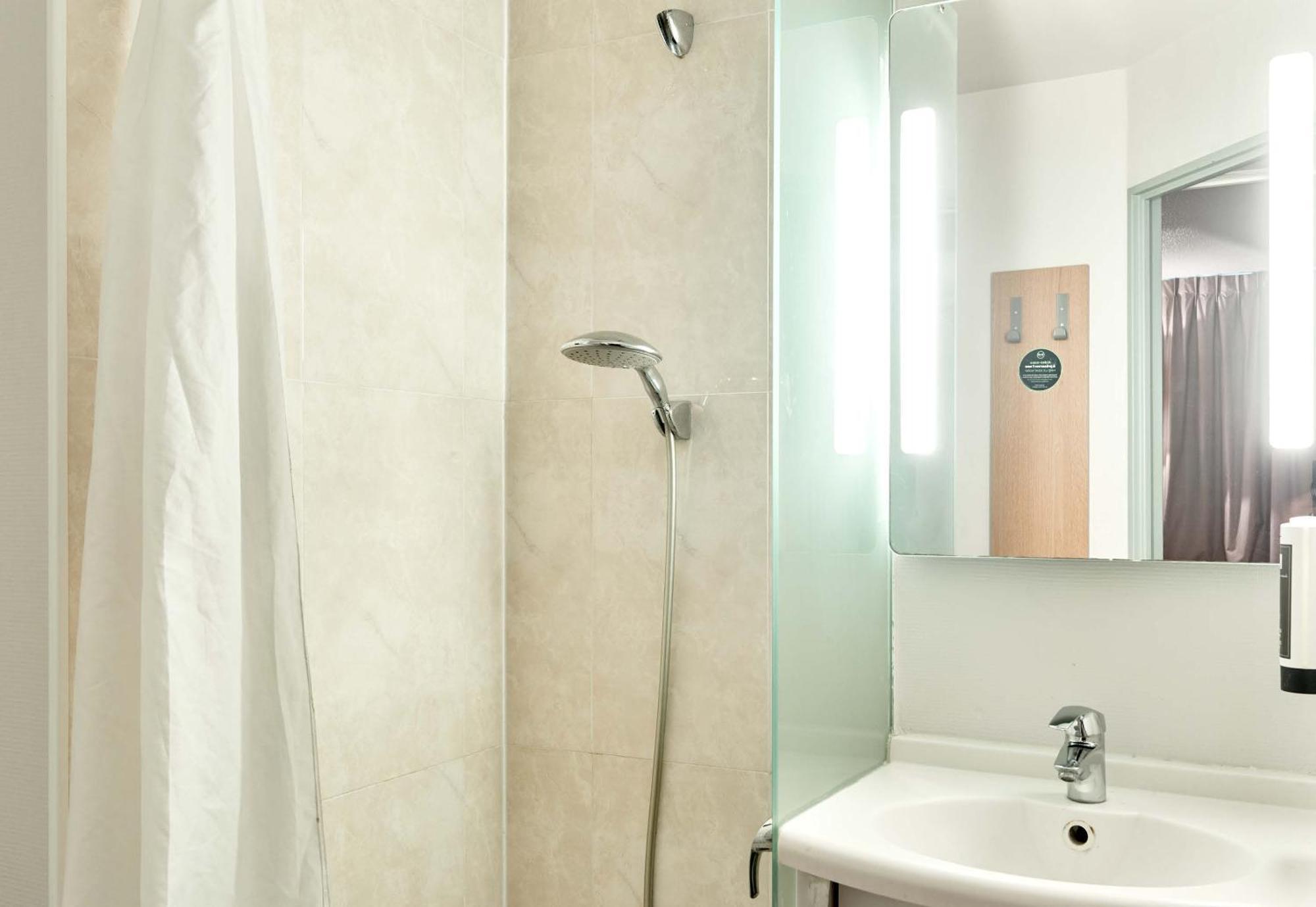 B&B Hotel Montlhery Linas Zewnętrze zdjęcie