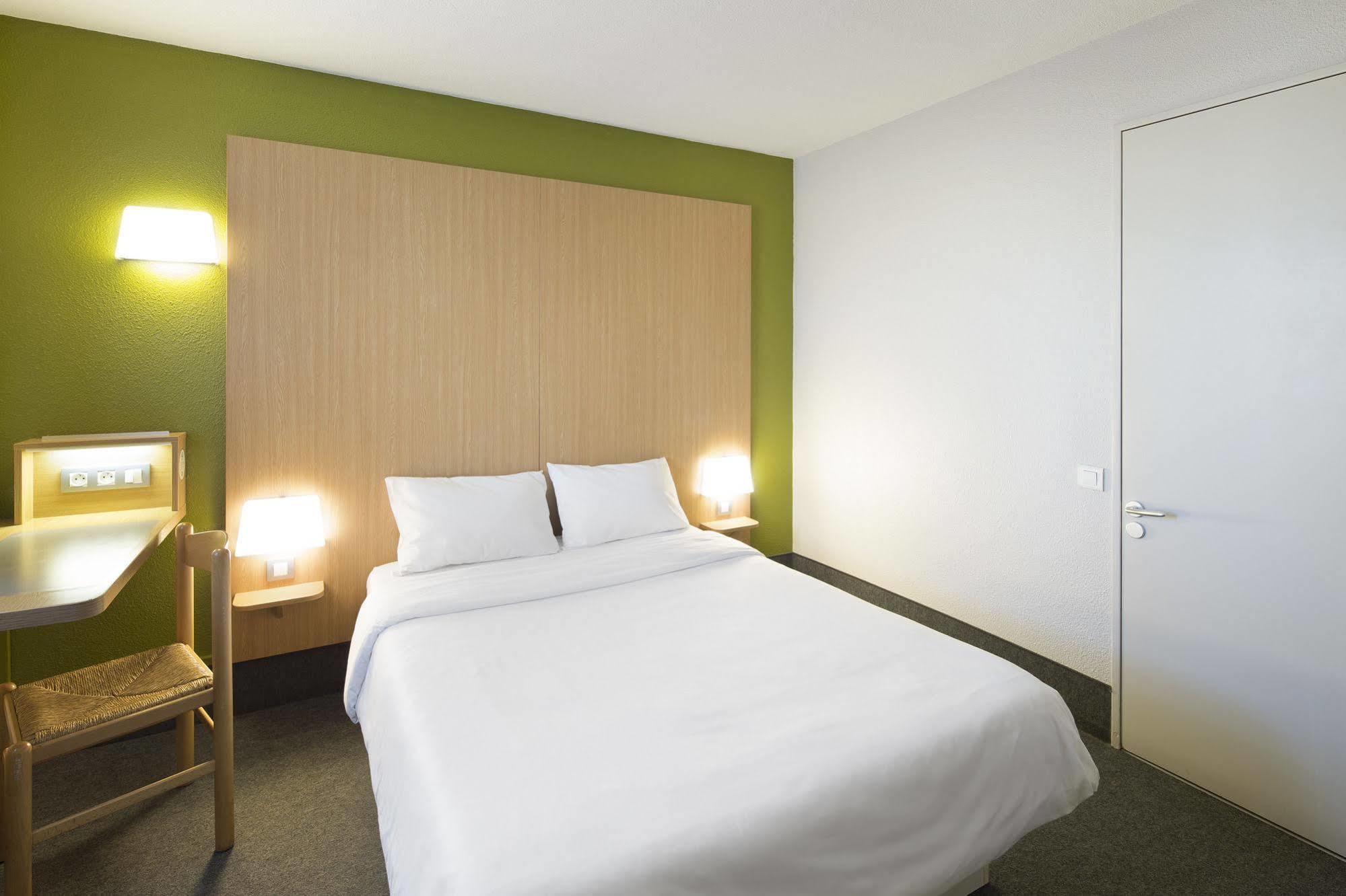 B&B Hotel Montlhery Linas Zewnętrze zdjęcie